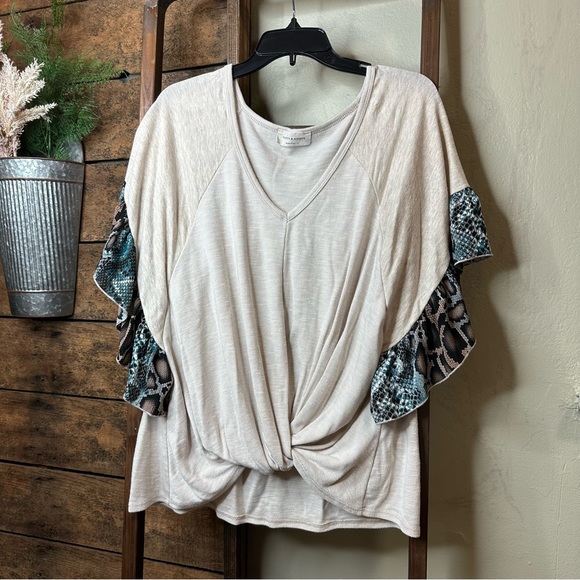 Saints and Hearts Flutter Sleeve Mixed Knit Animal print detail Beige Sz Large - Picture 2 of 10